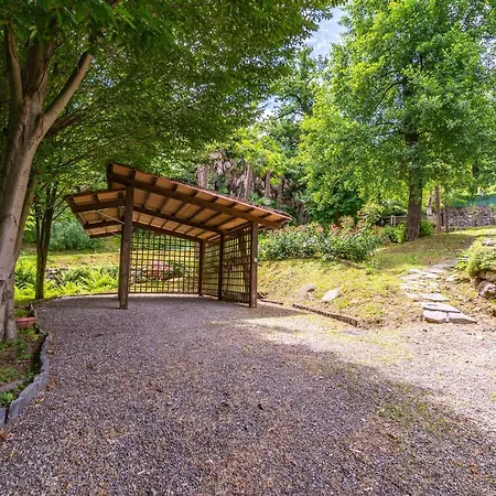 La Dependance Immersa Nel Parco Della Isabella Holiday home Stresa