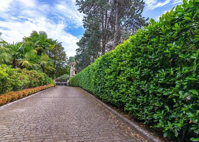 The Dependance Of The Isabella By The Little River With Private Dedicated Parking Vakantiehuis Stresa