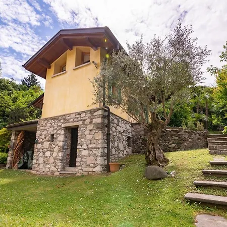 Dom wakacyjny The Dependance Of The Isabella By The Little River With Private Dedicated Parking *